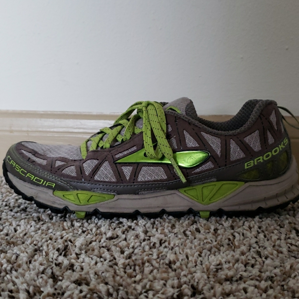 Running shoes